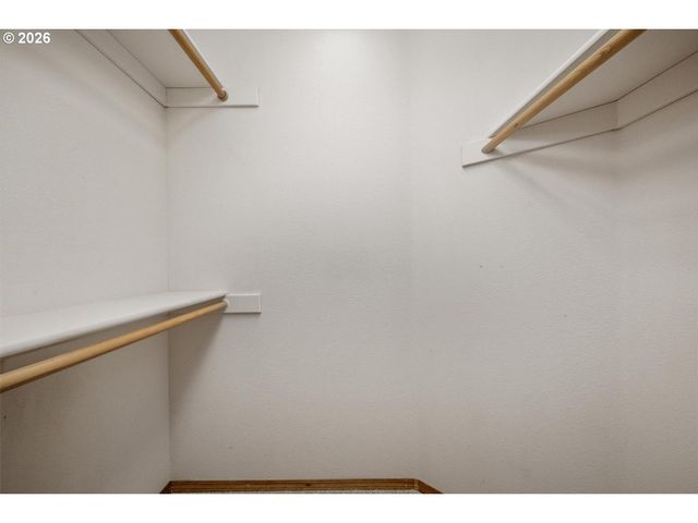 4240 Se JENNIFER Ct, Troutdale, OR 97060