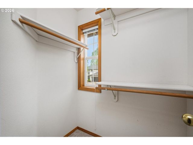 4240 Se JENNIFER Ct, Troutdale, OR 97060