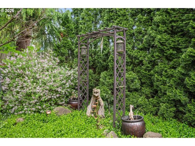 4240 Se JENNIFER Ct, Troutdale, OR 97060