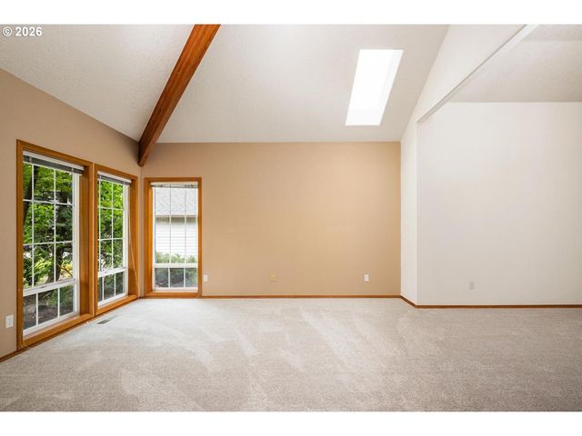4240 Se JENNIFER Ct, Troutdale, OR 97060