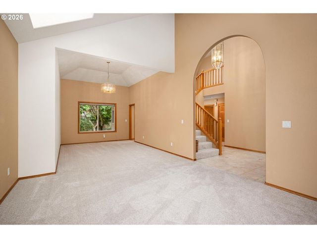 4240 Se JENNIFER Ct, Troutdale, OR 97060