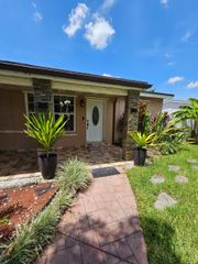 1020 N 74th Way, Hollywood, FL 33024