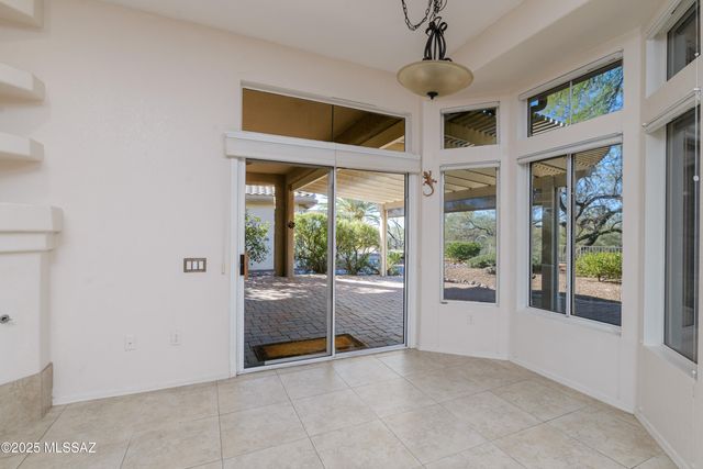 14393 N Lost Arrow Drive, Oro Valley, AZ 85755