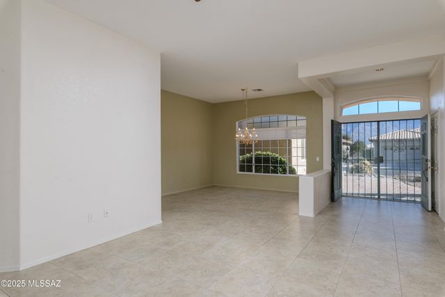 14393 N Lost Arrow Drive, Oro Valley, AZ 85755