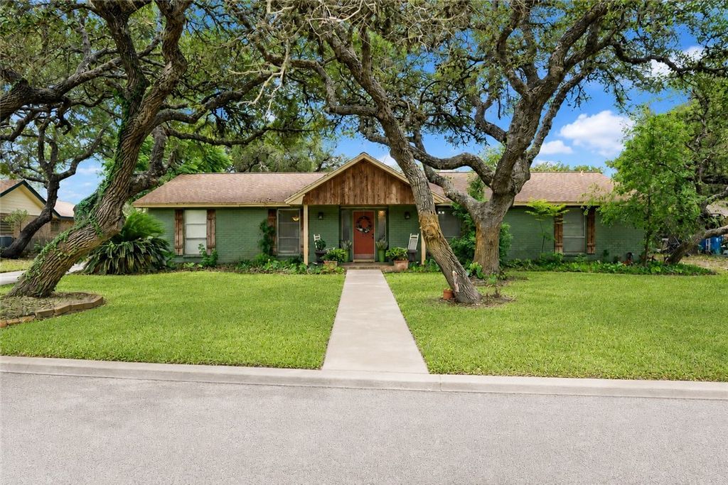 1965 Chandler Pl, Ingleside, TX 78362 — exterior