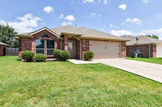 2105 Woodhaven Drive, Little Elm, TX 75068