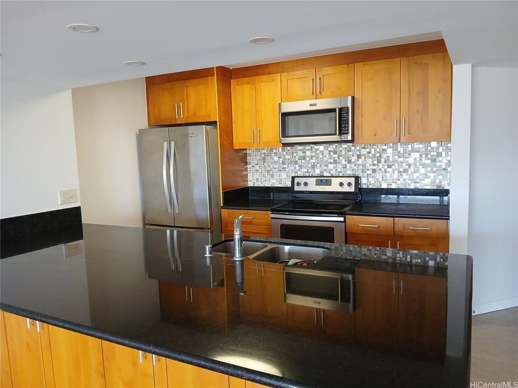 581 Kamoku Street 706, Honolulu, HI 96826