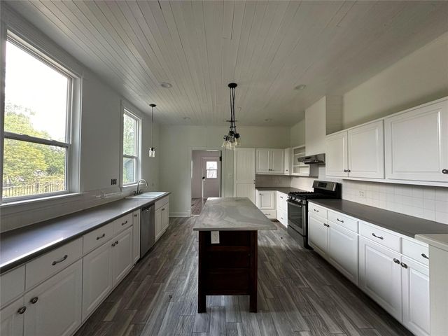302 N Fm 1660 Highway, Hutto, TX 78634