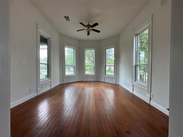 302 N Fm 1660 Highway, Hutto, TX 78634