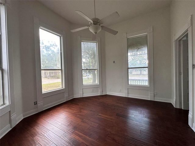 302 N Fm 1660 Highway, Hutto, TX 78634