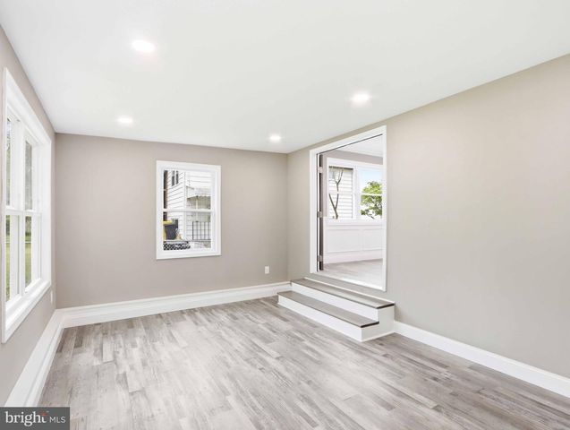 812 GLENVIEW AVE, Glen Burnie, MD 21061