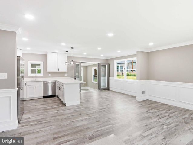 812 GLENVIEW AVE, Glen Burnie, MD 21061