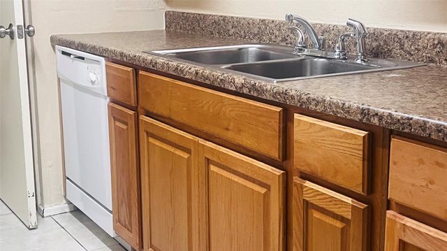 9797 Leawood Boulevard 1407, Houston, TX 77099