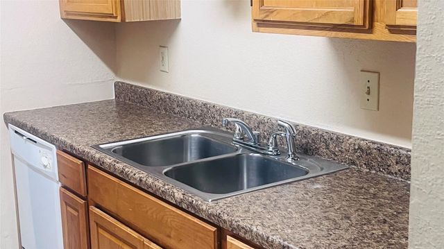9797 Leawood Boulevard 1407, Houston, TX 77099