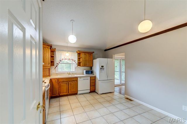 813 Edgewood Drive, Lake St Louis, MO 63367