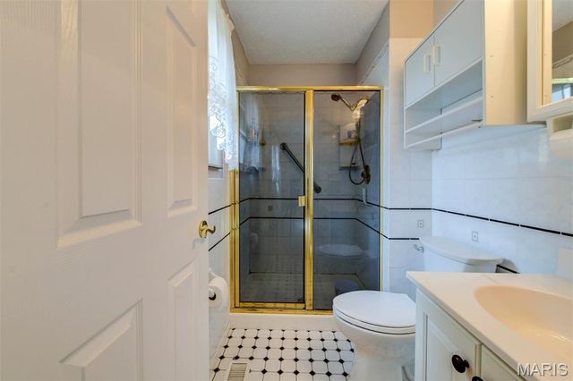 813 Edgewood Drive, Lake St Louis, MO 63367