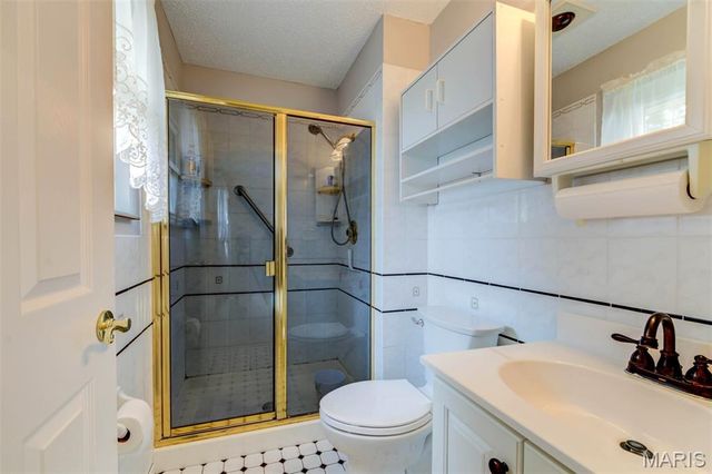 813 Edgewood Drive, Lake St Louis, MO 63367