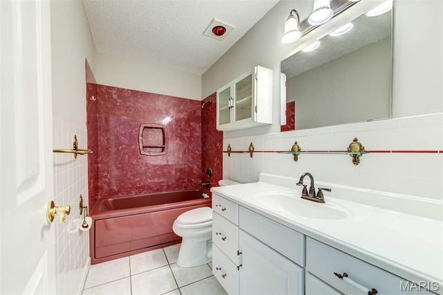813 Edgewood Drive, Lake St Louis, MO 63367