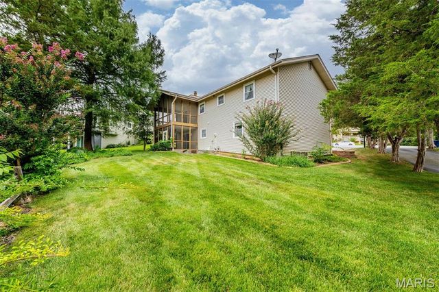 813 Edgewood Drive, Lake St Louis, MO 63367