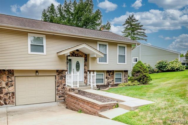 813 Edgewood Drive, Lake St Louis, MO 63367