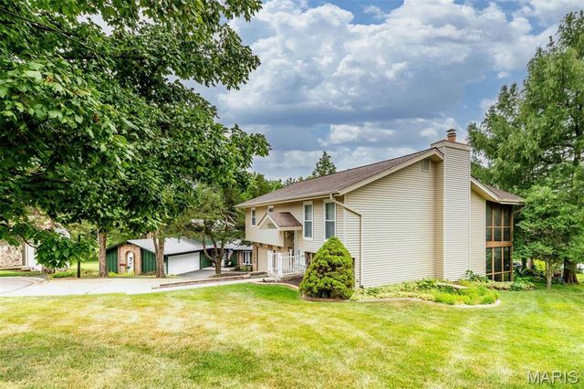 813 Edgewood Drive, Lake St Louis, MO 63367