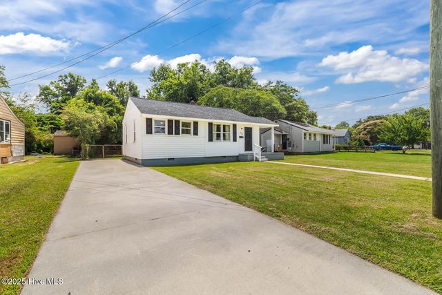 426 Nelson Drive, Jacksonville, NC 28540