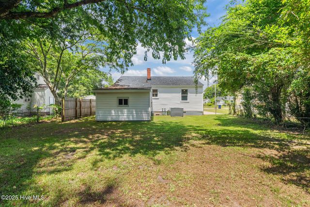 426 Nelson Drive, Jacksonville, NC 28540