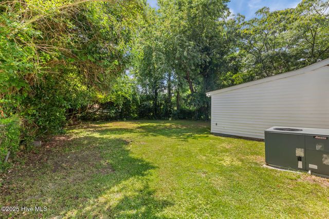 426 Nelson Drive, Jacksonville, NC 28540
