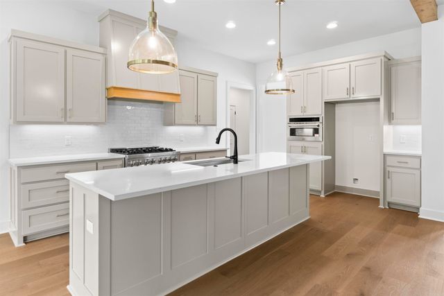 280 Middleton Place Drive, Benton, AR 72019