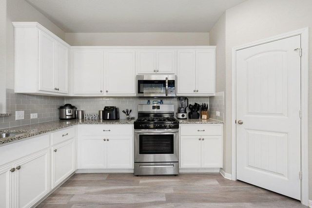 221 Frederick DR, Georgetown, TX 78626