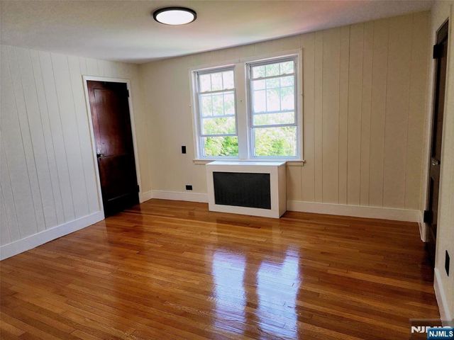 348 Orchard Terrace 2, Bogota, NJ 07603