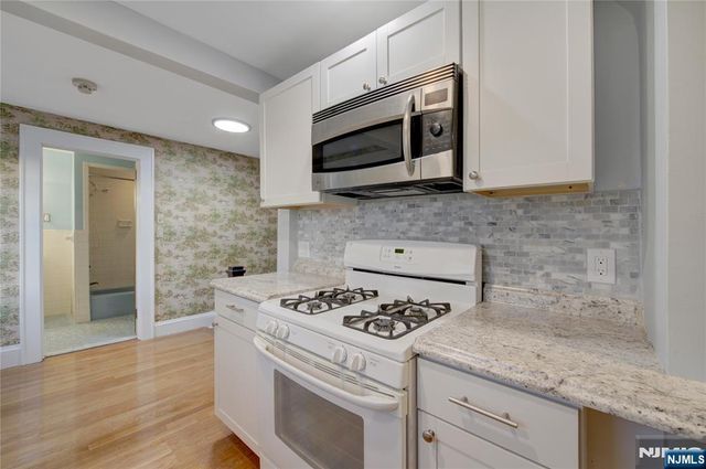 348 Orchard Terrace 2, Bogota, NJ 07603