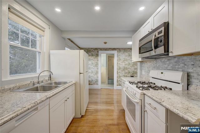348 Orchard Terrace 2, Bogota, NJ 07603