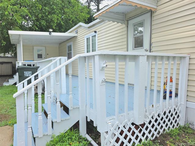 525 Riverleigh Ave C7, Riverhead, NY 11901