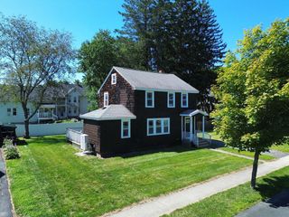 408 Davis St, Greenfield, MA 01301