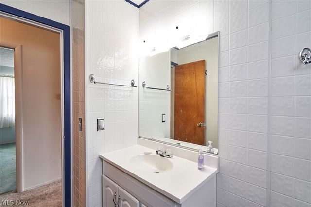 1451 Grand Boulevard, Barberton, OH 44203