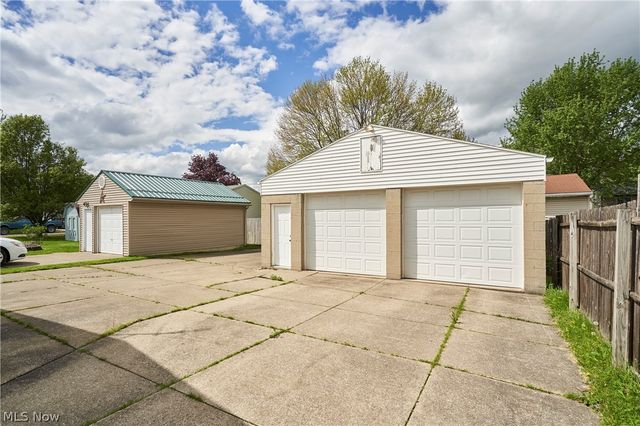 1451 Grand Boulevard, Barberton, OH 44203