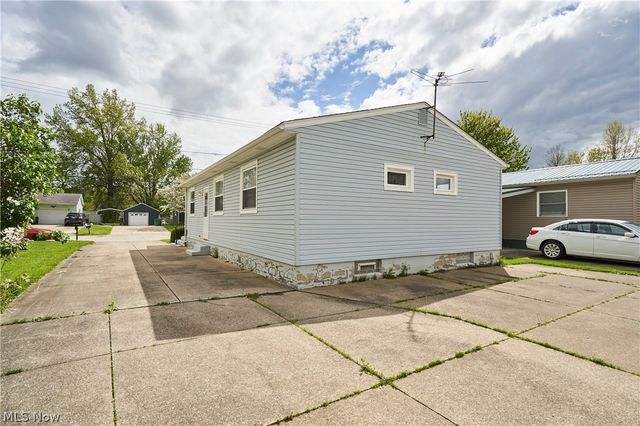1451 Grand Boulevard, Barberton, OH 44203