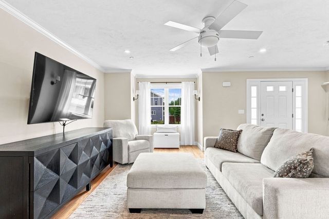 1005 Auburn St C2, Whitman, MA 02382