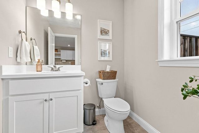 1005 Auburn St C2, Whitman, MA 02382
