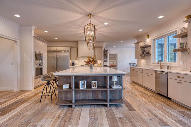 2643 Creek Drive, Newburgh, IN 47630