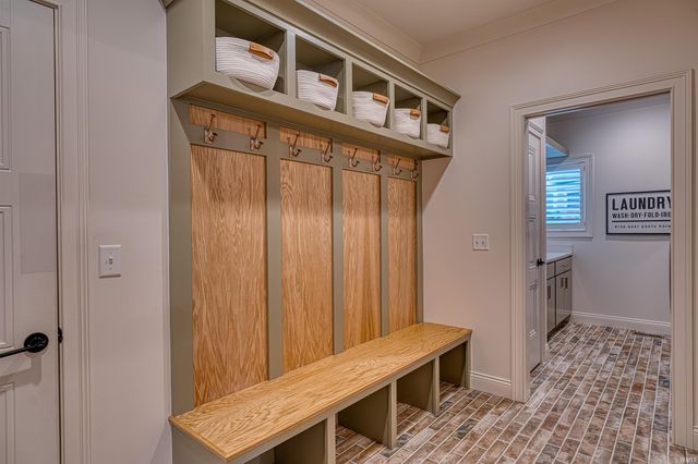 2643 Creek Drive, Newburgh, IN 47630