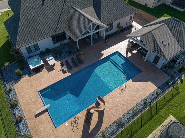 2643 Creek Drive, Newburgh, IN 47630