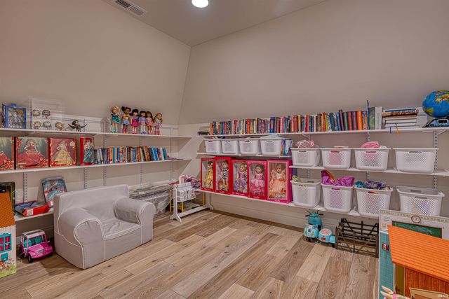 2643 Creek Drive, Newburgh, IN 47630