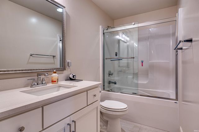 2643 Creek Drive, Newburgh, IN 47630