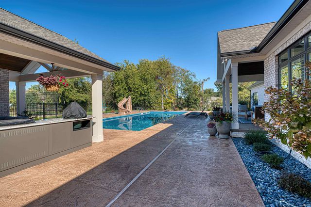 2643 Creek Drive, Newburgh, IN 47630