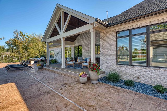 2643 Creek Drive, Newburgh, IN 47630