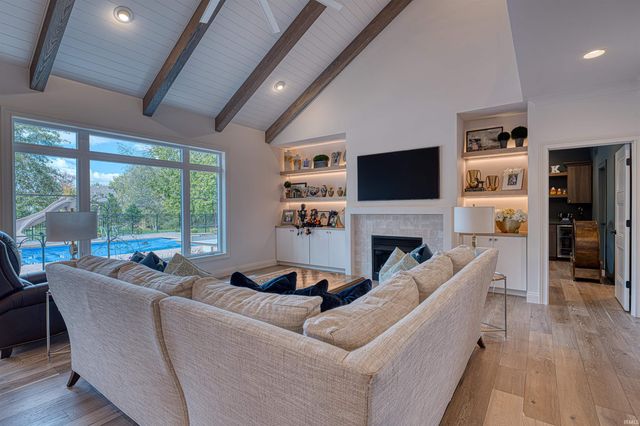 2643 Creek Drive, Newburgh, IN 47630