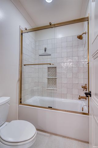 2643 Creek Drive, Newburgh, IN 47630