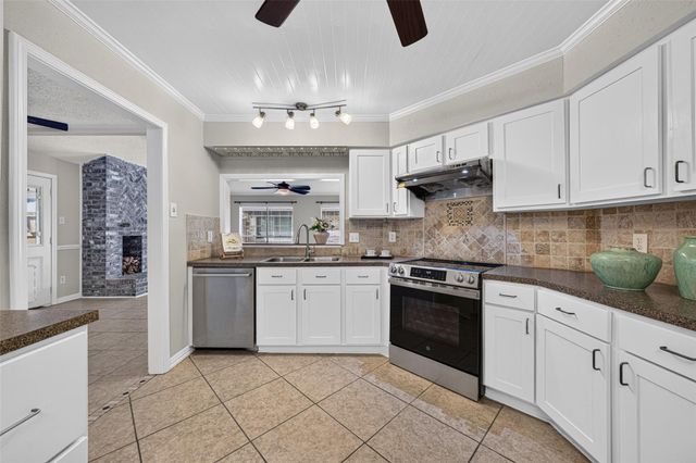 707 Shenandoah Drive, Richmond, TX 77469